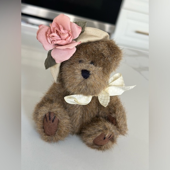 Boyds Plush LYNETTE
BEARLOVE 6" The Archive Collection
- Jointed - Picture 1 of 7